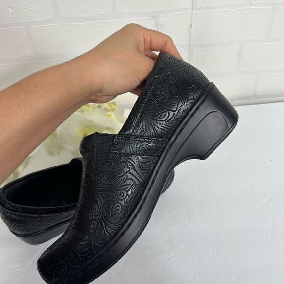 Baretraps womens Clogs size 8.5 Black - Picture 10 of 13